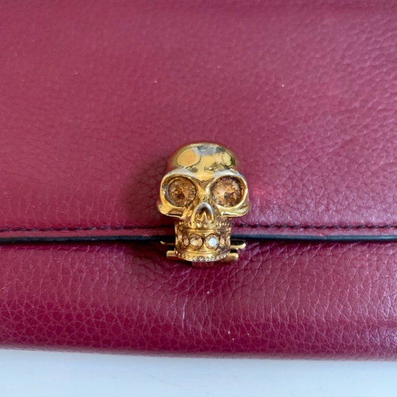 Alexander McQueen Long Bi-Fold Skull Wallet - Picture 4 of 8